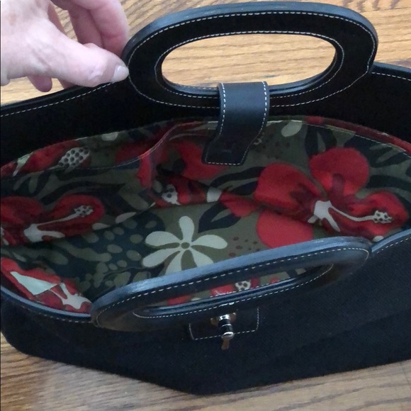 Black Canvas Maxx NY Tote - Picture 4 of 5